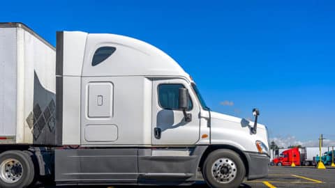 4 Trailer Maintenance Tips That Will Maximize Your Semi-Trailer Lease | CLC 